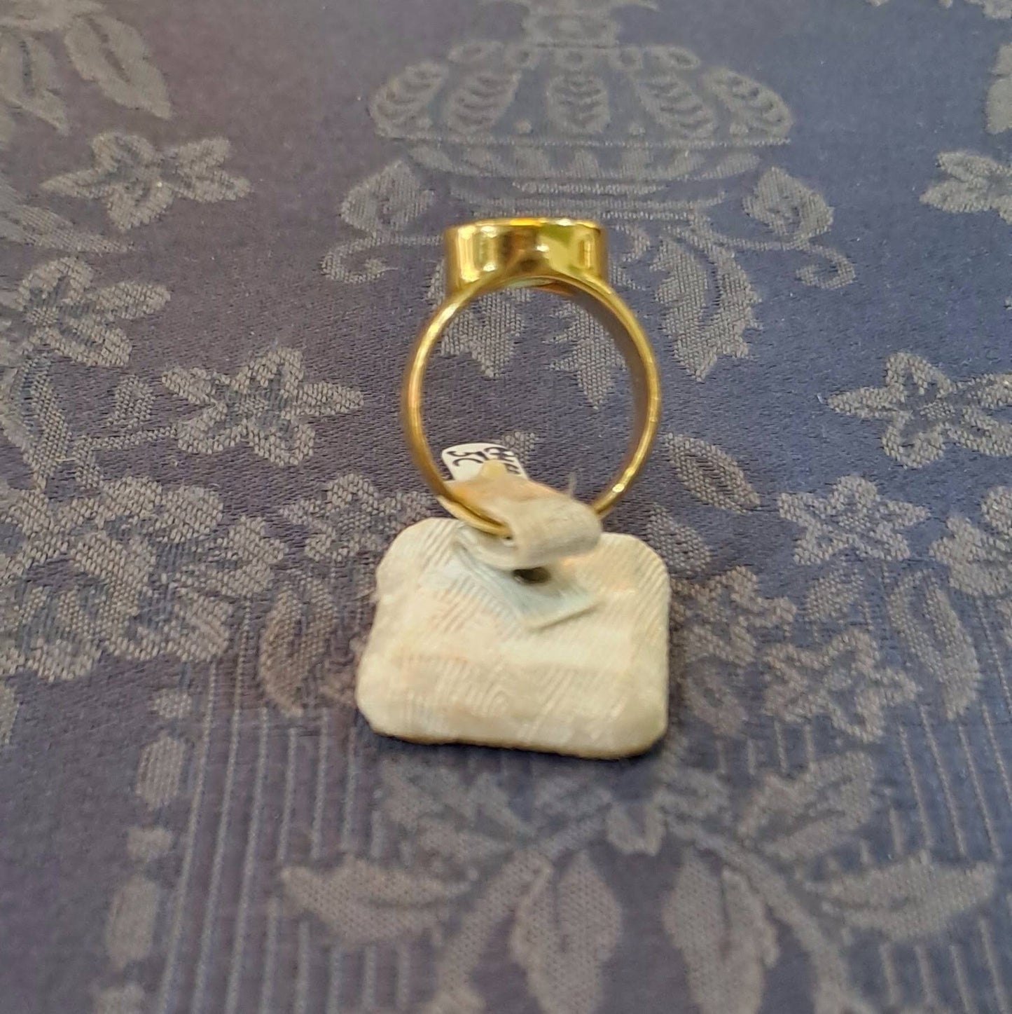 Ring in 18k gold with green emerald (B-115) - Dinos-Virginia