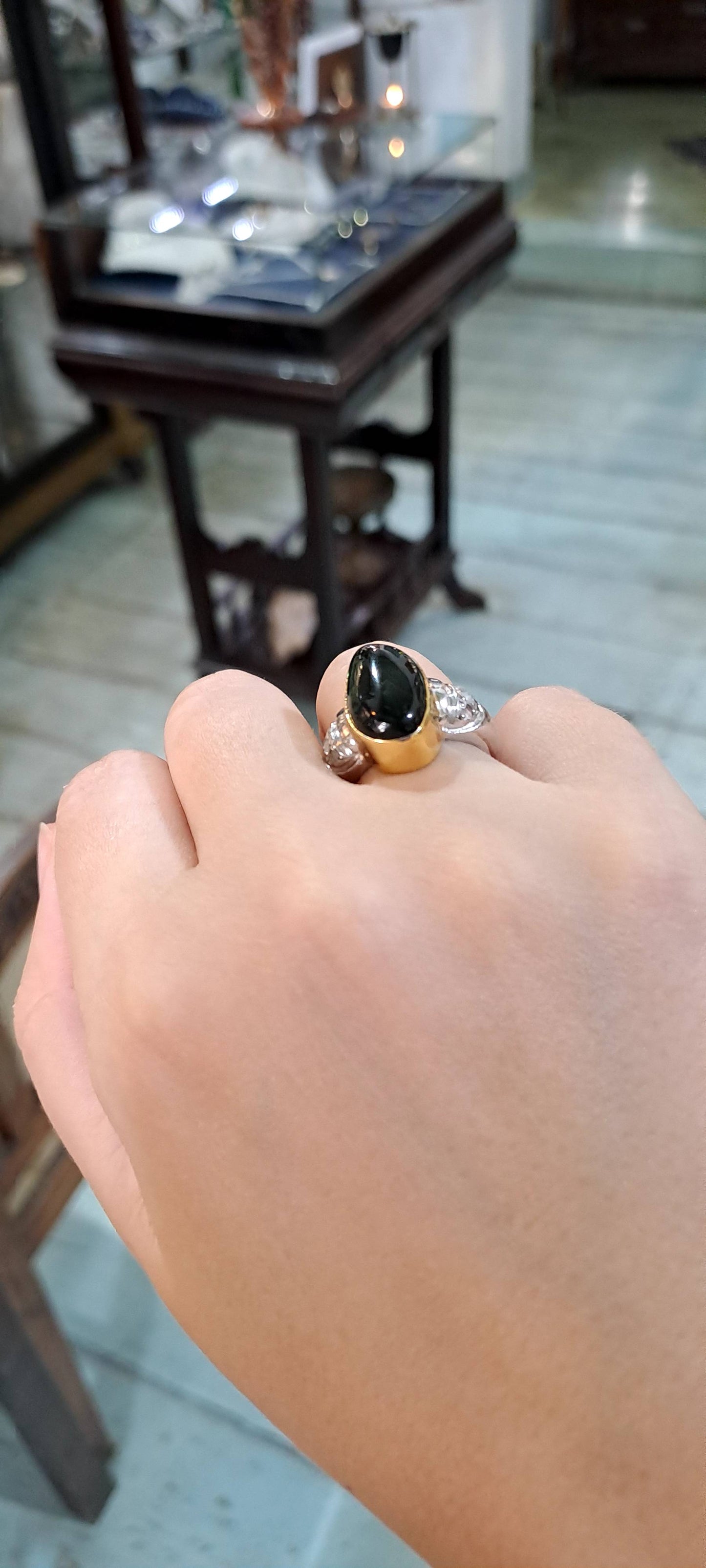 Ring in 18k gold with green tourmaline and white and yellow gold (B-113)