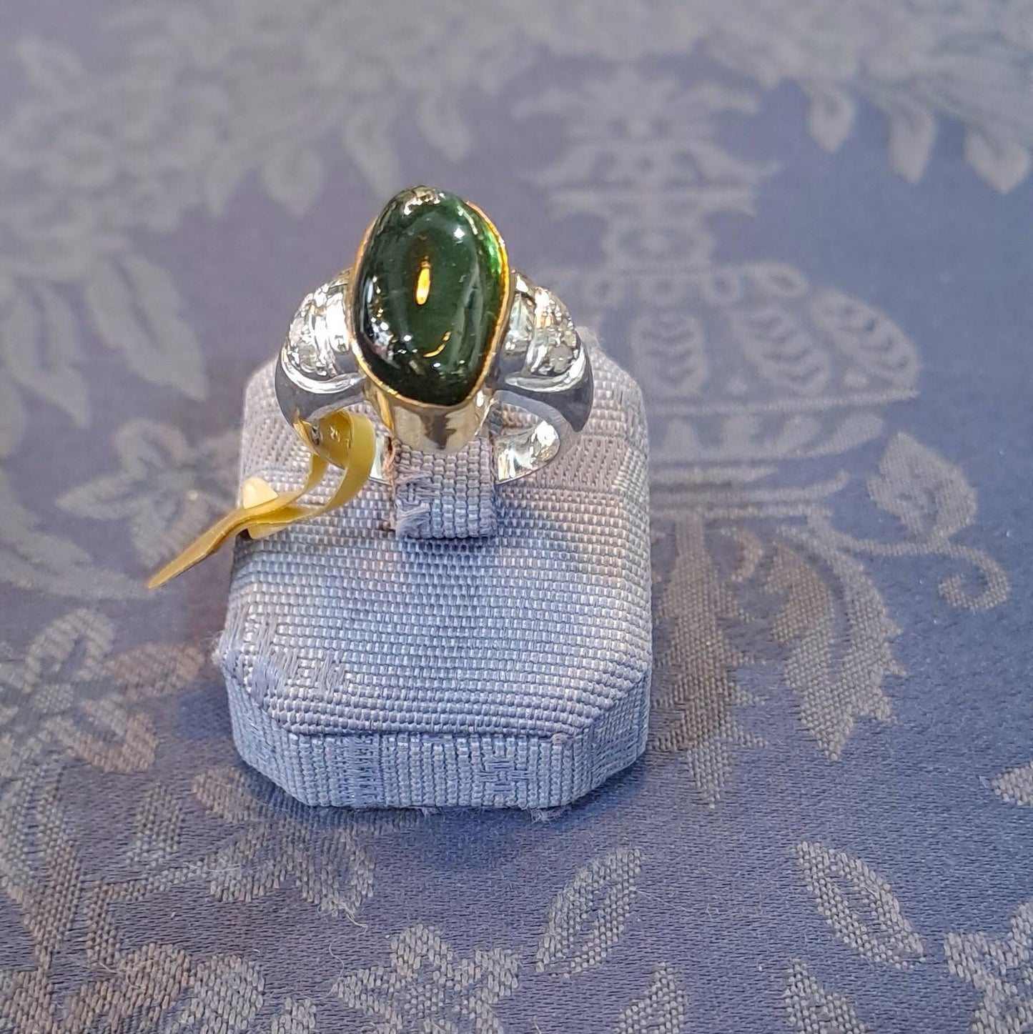 Ring in 18k gold with green tourmaline and white and yellow gold (B-113)