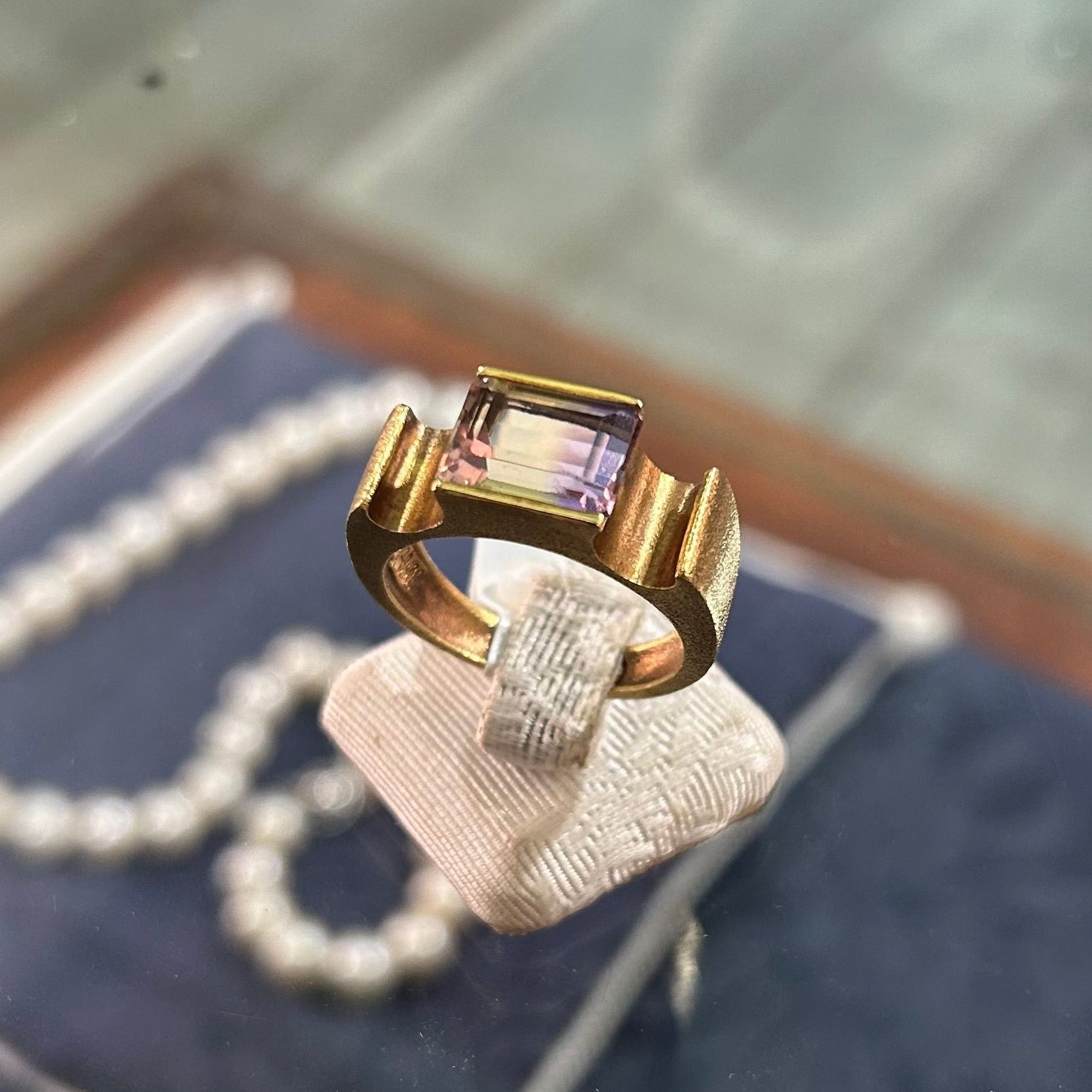 Ring in 18k gold