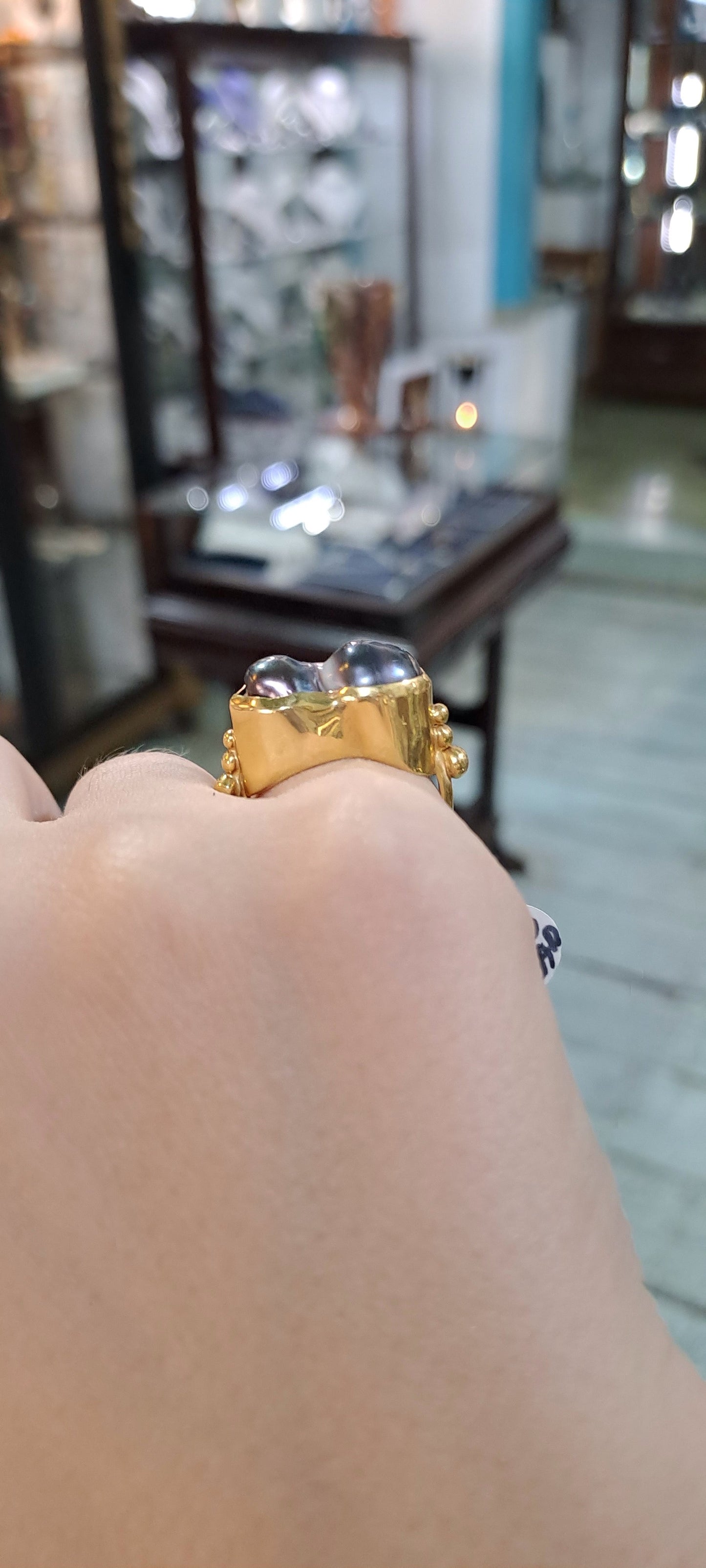 Ring in 18k with Gemini Black Tahitian Pearls (B-126)