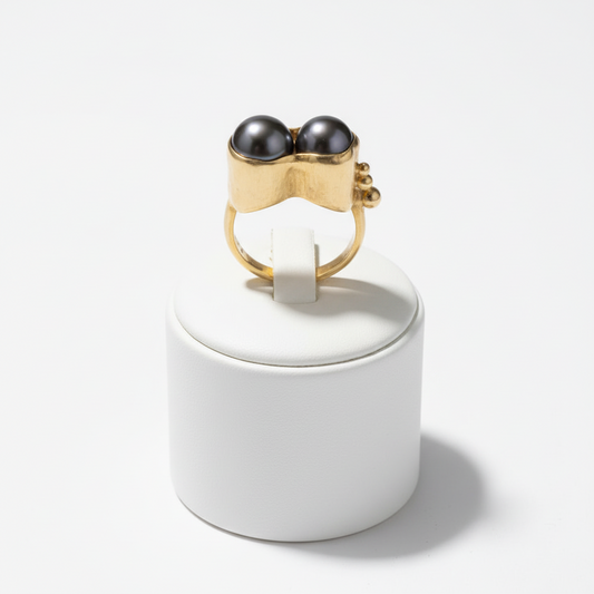 Ring in 18k with Gemini Black Tahitian Pearls (B-126)