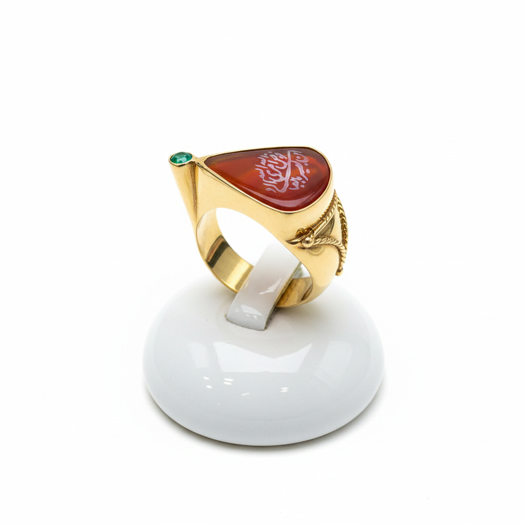 Ring in Gold 18k with a seal stone and emeralds (B-89)