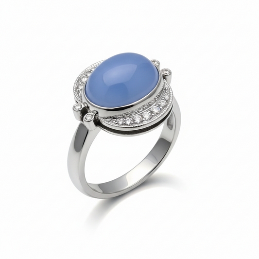 Δαχτυλίδι από λευκόχρυσο 18 καρατίων με καλκηδόνιο καμποσόν και μπριγιάν (B-47)