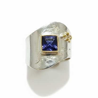 Ασημένιο δαχτυλίδι με πέτρα Ιολίτη σε χρυσό 18 καρατίων, μοντέρνο δαχτυλίδι, χειροποίητο δαχτυλίδι, ελληνικά κοσμήματα