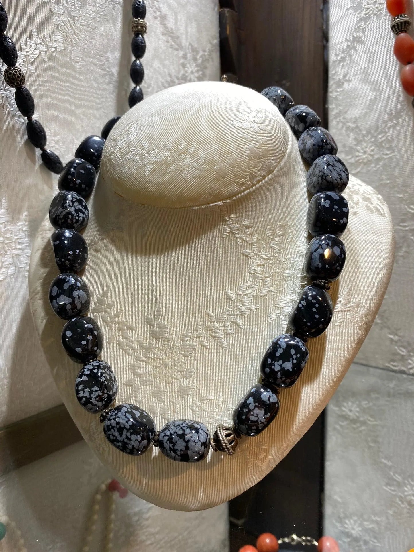 Necklace with Black Onyx stones and sterling silver elements - Dinos-Virginia